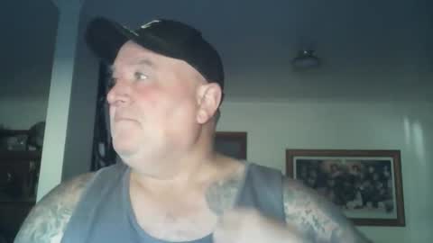 Snapshot of tattzsexy chatting on 12-17-25, 10:27 tattzsexy online show from 12-17-25, 10:27