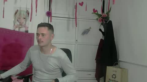 Snapshot of taurosex2025 chatting on 11-14-25, 01:15 taurosex2025 online show from 11-14-25, 01:15