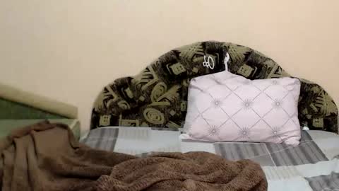 Snapshot of tayagirl chatting on 11-24-25, 06:40 Taya online show from 11-24-25, 06:40