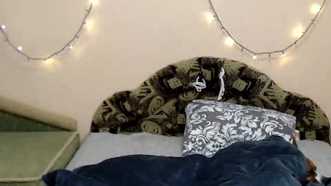 Taya online show from 01-14-26, 07:52