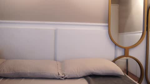 Teylor  Kim online show from 10-23-25, 06:28