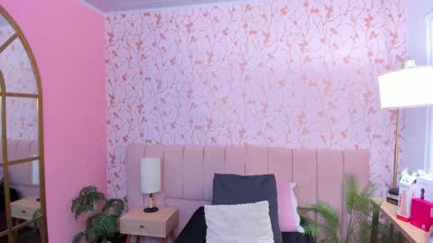 Taylor Bennet online show from 11-30-25, 11:36