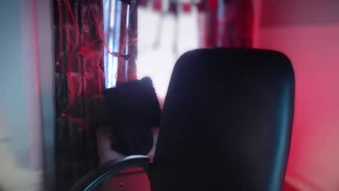 Taylor 3 online show from 10-28-25, 03:04