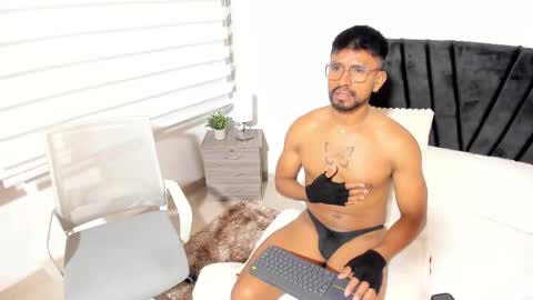 taylormaccurdy_ online show from 10-07-25, 05:43