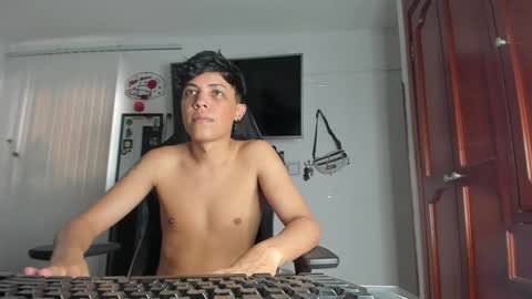 Snapshot of taylorsorf chatting on 12-19-24, 09:28 taylorsorf online show from 12-19-24, 09:28