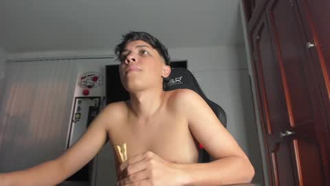 Snapshot of taylorsorf chatting on 01-13-25, 10:35 taylorsorf online show from 01-13-25, 10:35