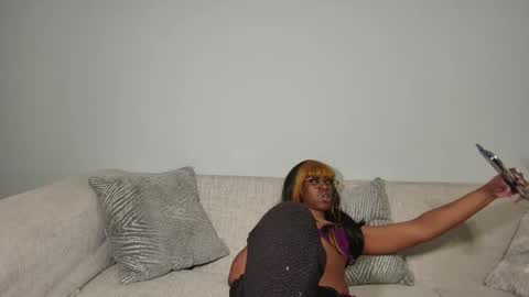 Taylor online show from 02-21-25, 05:13