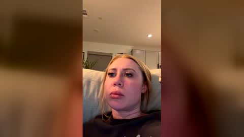 Taylor Rae online show from 02-09-26, 04:16