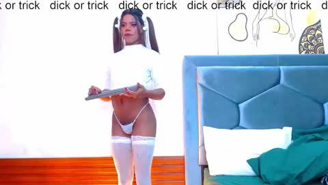 Tayra...  online show from 10-29-25, 06:26