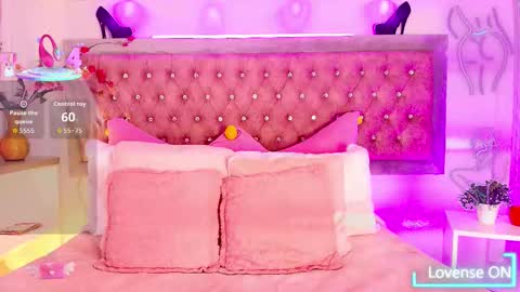 Snapshot of tayzon_foxxx chatting on 11-10-25, 12:48 Sofia online show from 11-10-25, 12:48