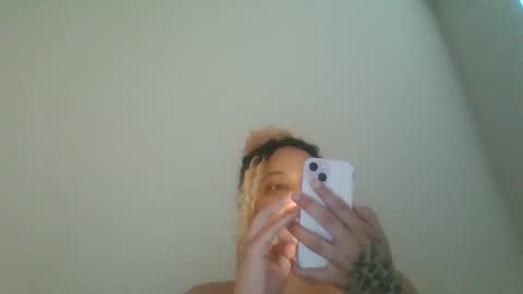 Snapshot of taziadcherif21 chatting on 12-08-24, 08:47 DaneeBands online show from 12-08-24, 08:47