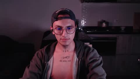 Teo independent model online show from 02-18-25, 02:59