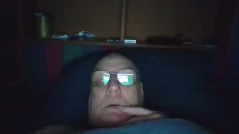 Snapshot of tebb61 chatting on 10-19-25, 05:52 Mark online show from 10-19-25, 05:52