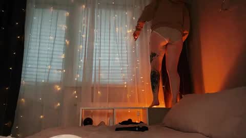 Snapshot of technoelf chatting on 10-19-25, 01:01 Mary X TechnoElfff INST fansly kissmary online show from 10-19-25, 01:01