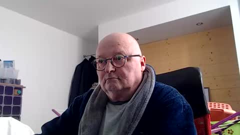 Snapshot of tedy6374 chatting on 11-16-25, 12:33 tedy6374 online show from 11-16-25, 12:33