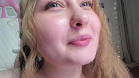 Snapshot of teeencutee chatting on 02-02-25, 08:57 Monika --------------2 stream 700 GMT day online show from 02-02-25, 08:57