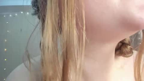 Snapshot of teeencutee chatting on 02-09-25, 08:11 Monika --------------2 stream 700 GMT day online show from 02-09-25, 08:11