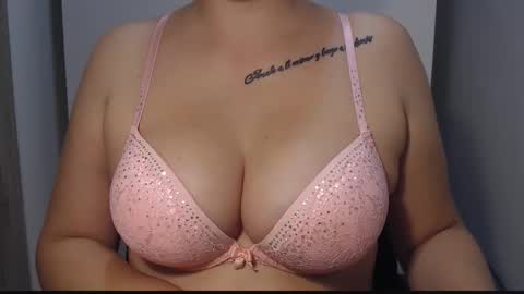 Teeyara  online show from 09-22-25, 01:57