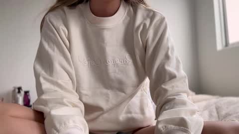 Amy No penetration Virgiin giirl online show from 10-20-25, 11:43