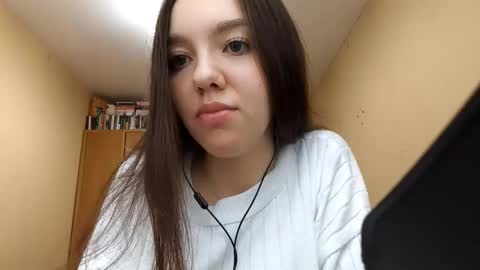 Snapshot of teganmeiser chatting on 10-27-25, 12:42 Kimi online show from 10-27-25, 12:42