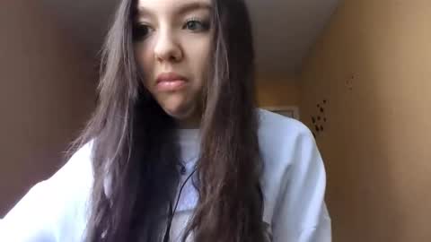 Snapshot of teganmeiser chatting on 10-30-25, 11:55 Kimi online show from 10-30-25, 11:55