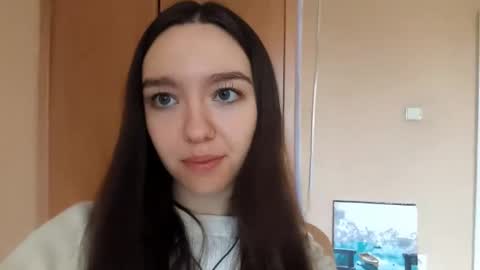 Snapshot of teganmeiser chatting on 11-05-25, 08:36 Kimi online show from 11-05-25, 08:36