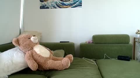 Telea Evans online show from 12-17-24, 04:01