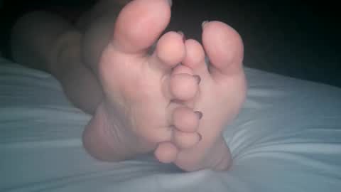 Viv West online show from 11-19-25, 03:28