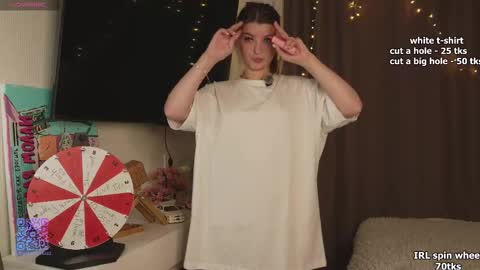 Sarah     online show from 10-13-25, 03:39