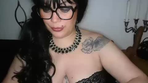 Snapshot of temptresscrystalia chatting on 01-30-25, 04:55 talia i m french girl online show from 01-30-25, 04:55