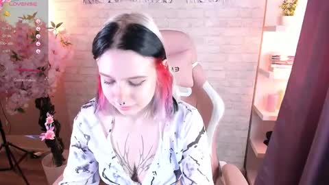  Sue  online show from 11-08-25, 03:45