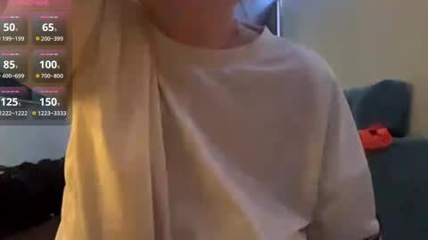 Snapshot of teneshaalthiser chatting on 04-10-26, 08:46 Hello My name is Ida I will be very glad to see you 3 online show from 04-10-26, 08:46