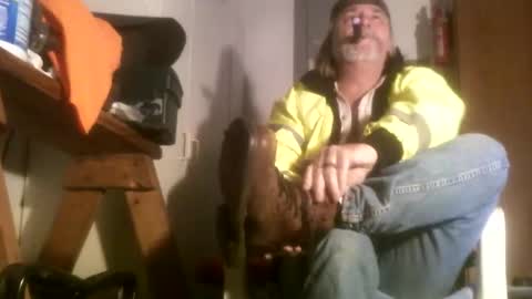 Snapshot of tennredneck chatting on 12-06-24, 04:47 Tennredneck online show from 12-06-24, 04:47
