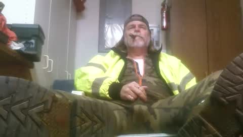 Snapshot of tennredneck chatting on 01-14-25, 05:08 Tennredneck online show from 01-14-25, 05:08