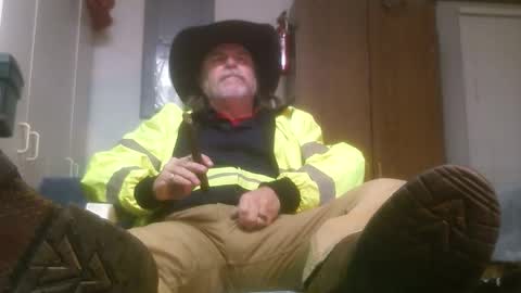 Snapshot of tennredneck chatting on 01-24-25, 05:21 Tennredneck online show from 01-24-25, 05:21