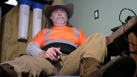 Snapshot of tennredneck chatting on 02-14-25, 04:15 Tennredneck online show from 02-14-25, 04:15