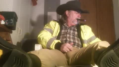 Snapshot of tennredneck chatting on 02-24-25, 04:49 Tennredneck online show from 02-24-25, 04:49