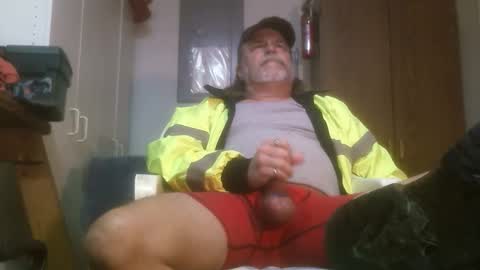 Snapshot of tennredneck chatting on 02-26-25, 05:53 Tennredneck online show from 02-26-25, 05:53