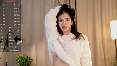 Lia online show from 09-29-25, 02:22