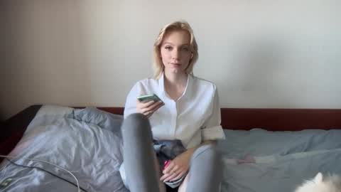 Anna online show from 02-19-26, 05:03