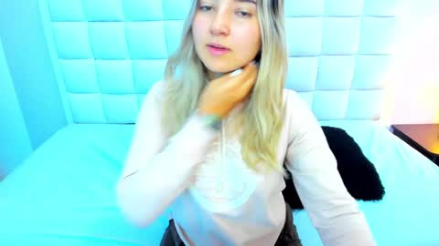 Teresa online show from 12-21-24, 05:18