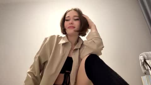 Snapshot of teresawisnosky chatting on 11-27-25, 04:31 Eva online show from 11-27-25, 04:31