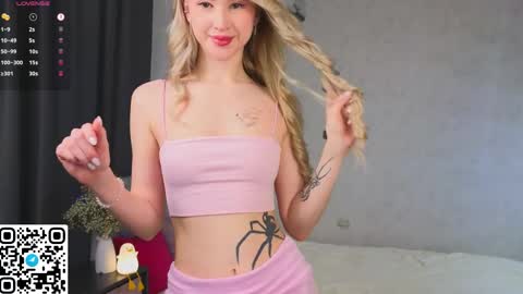 Snapshot of tesalune_ chatting on 03-10-25, 03:01 Tesa online show from 03-10-25, 03:01