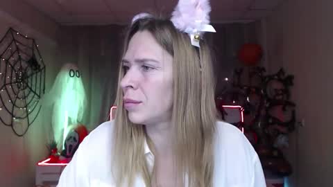 Snapshot of tessadaybreak chatting on 10-27-25, 08:07 tessadaybreak online show from 10-27-25, 08:07