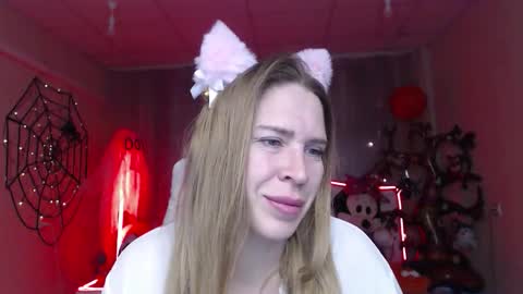 Snapshot of tessadaybreak chatting on 10-28-25, 07:56 tessadaybreak online show from 10-28-25, 07:56