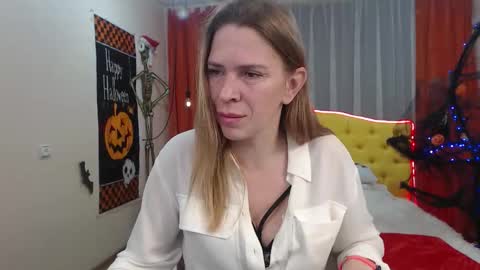 Snapshot of tessadaybreak chatting on 11-01-25, 08:49 tessadaybreak online show from 11-01-25, 08:49