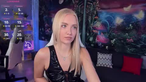 TessaHamilton online show from 10-14-25, 10:38