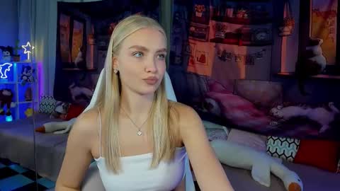 TessaHamilton online show from 10-31-25, 11:22