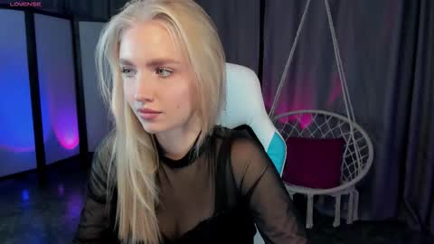 TessaHamilton online show from 12-04-25, 07:39