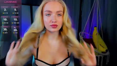 Snapshot of tessahamilton chatting on 02-10-26, 01:04 TessaHamilton online show from 02-10-26, 01:04